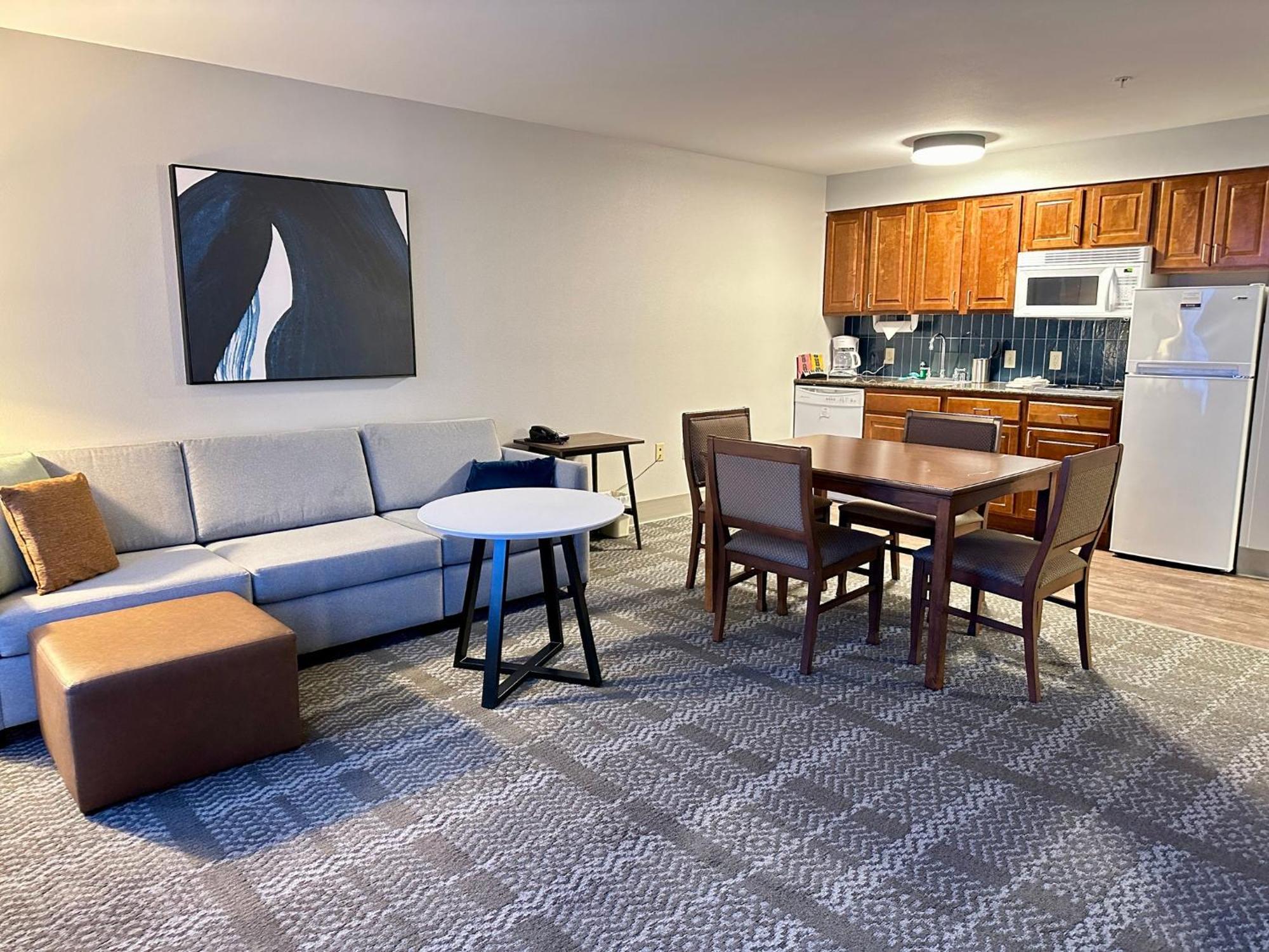 Staybridge Suites Milwaukee West-Oconomowoc By Ihg Exterior foto